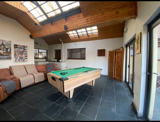 5 BEDROOM HOUSE FOR SALE IN JACKAROO PARK